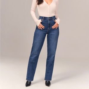 Curve Love Ultra High Rise 90s Straight Jean (Abercrombie)